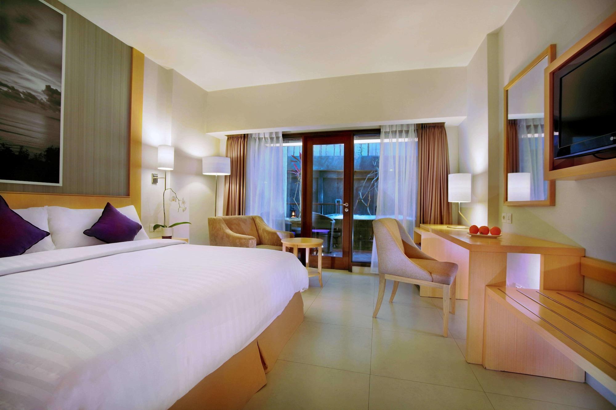 Quest Hotel Kuta By Aston Exteriör bild