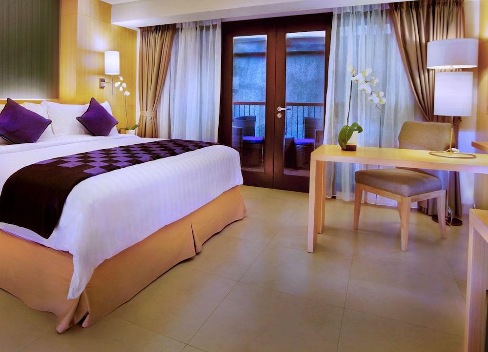 Quest Hotel Kuta By Aston Exteriör bild