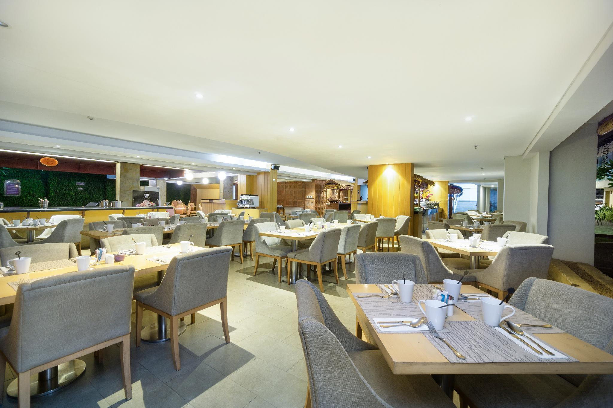 Quest Hotel Kuta By Aston Exteriör bild