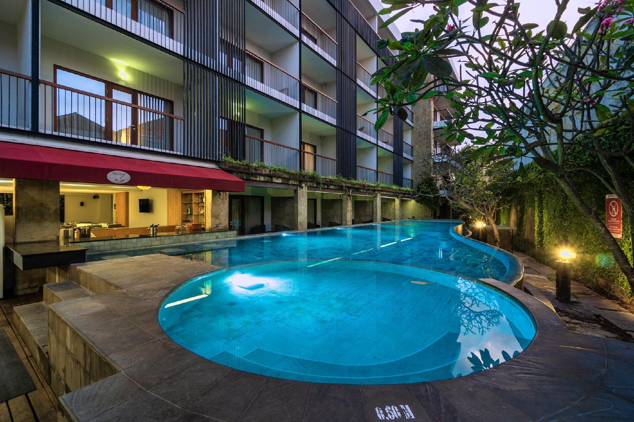 Quest Hotel Kuta By Aston Exteriör bild