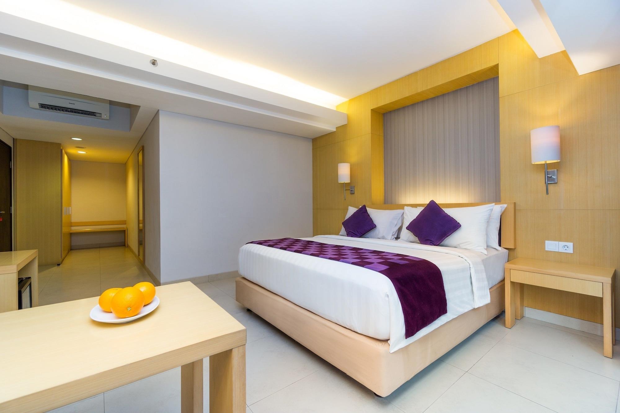 Quest Hotel Kuta By Aston Exteriör bild