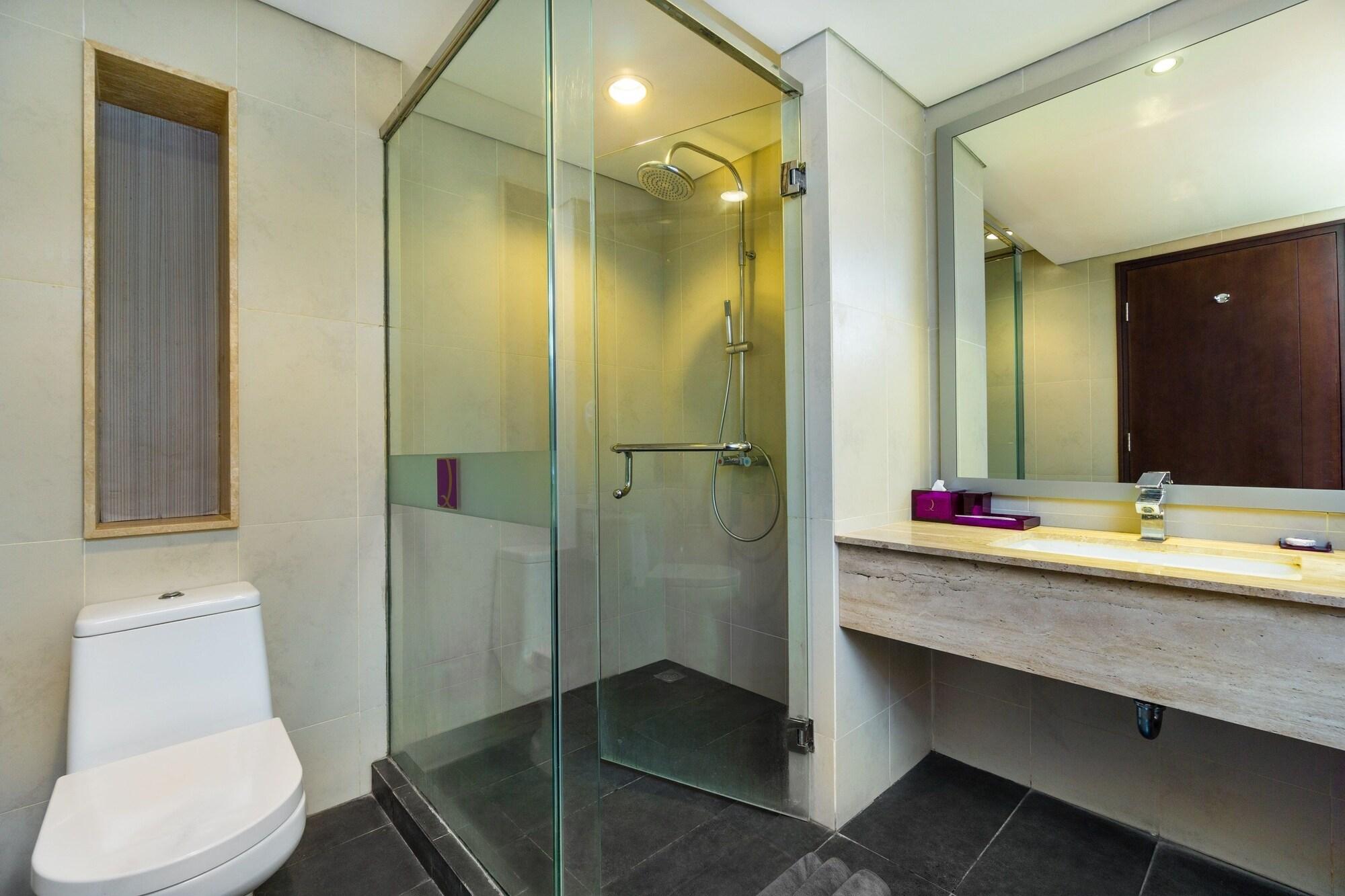 Quest Hotel Kuta By Aston Exteriör bild
