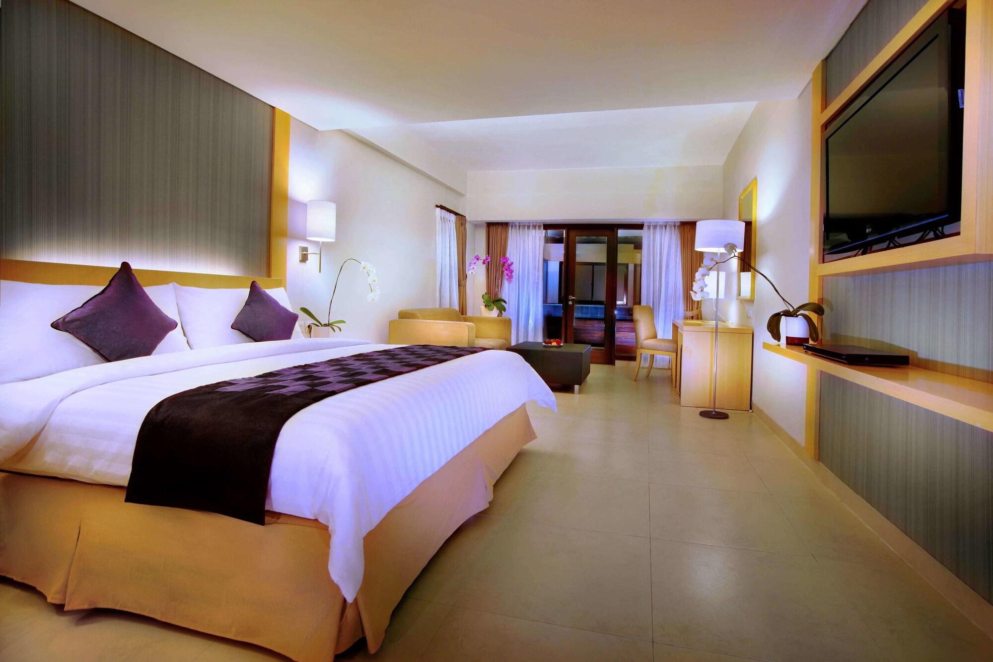 Quest Hotel Kuta By Aston Exteriör bild