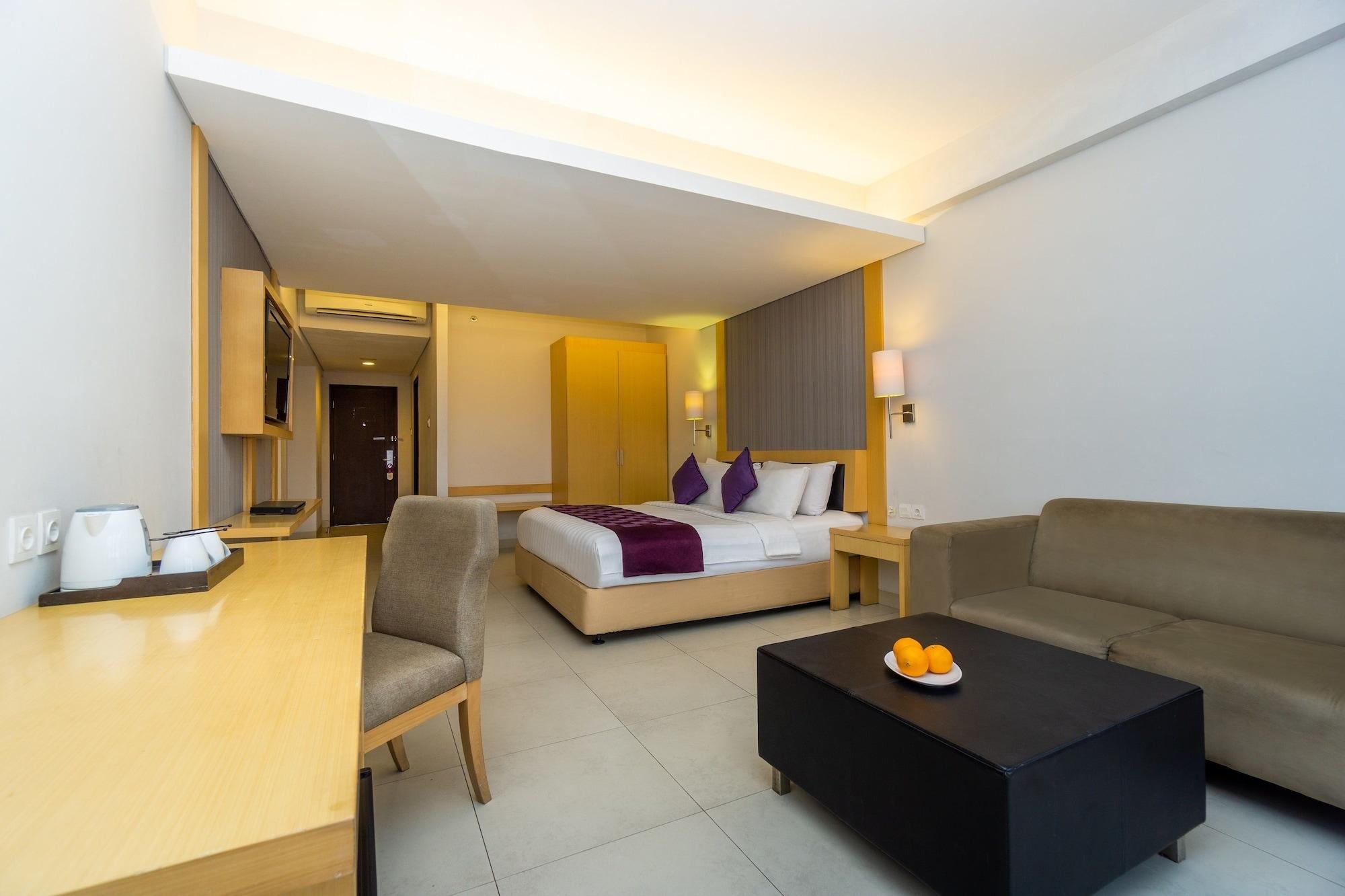 Quest Hotel Kuta By Aston Exteriör bild