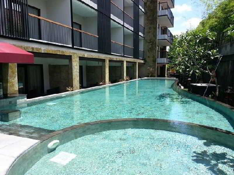 Quest Hotel Kuta By Aston Exteriör bild