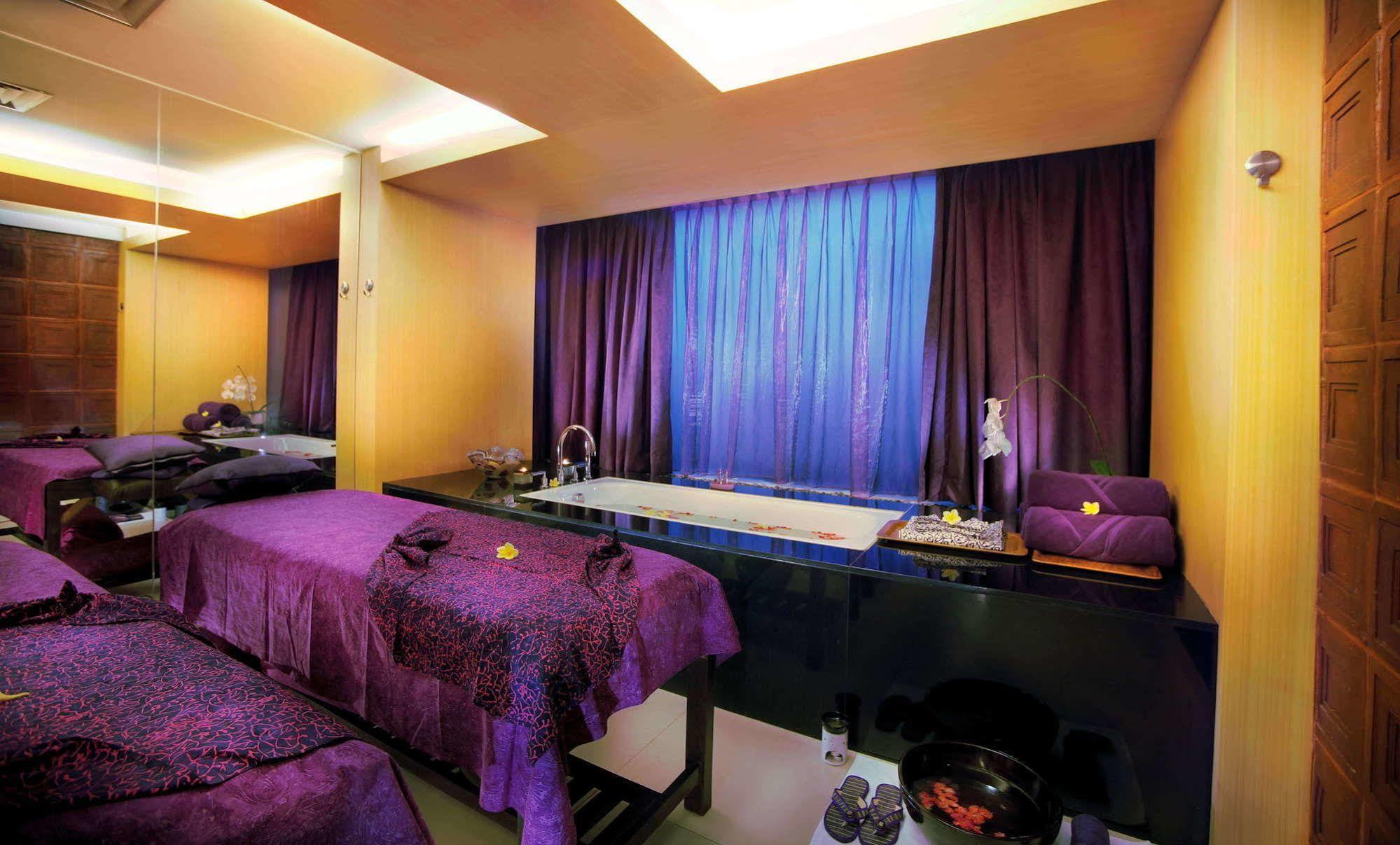 Quest Hotel Kuta By Aston Exteriör bild