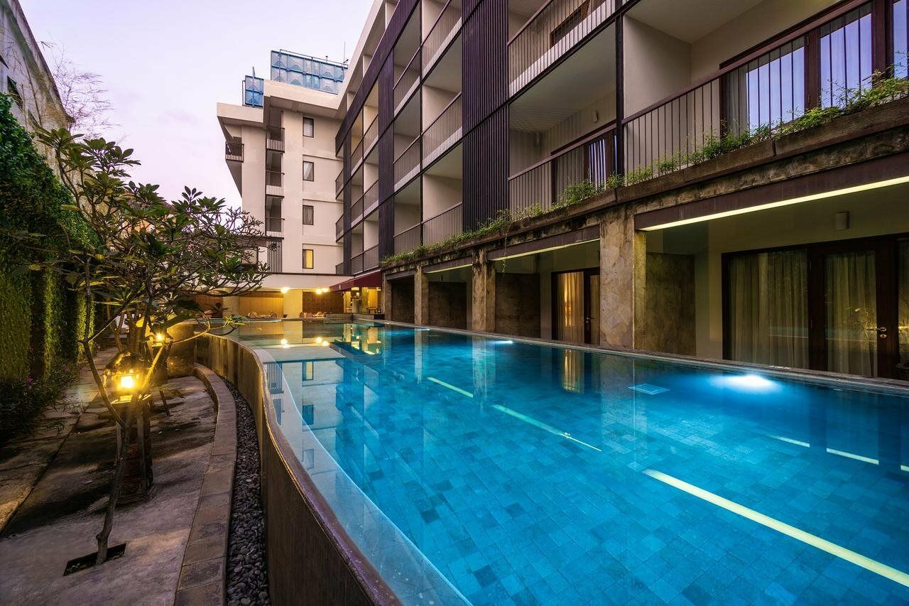 Quest Hotel Kuta By Aston Exteriör bild